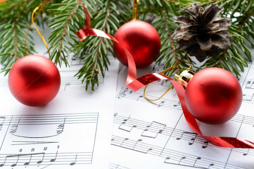 5 Easy Christmas Songs to Learn this Holiday Season