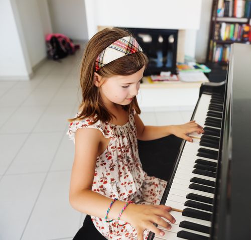 Learn to Play Piano - Great Beginners Lesson, Easy Tutorial